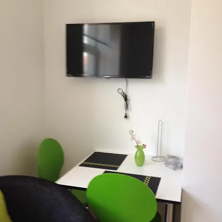 12 Torvegade. 1 Door 4. * Esbjerg