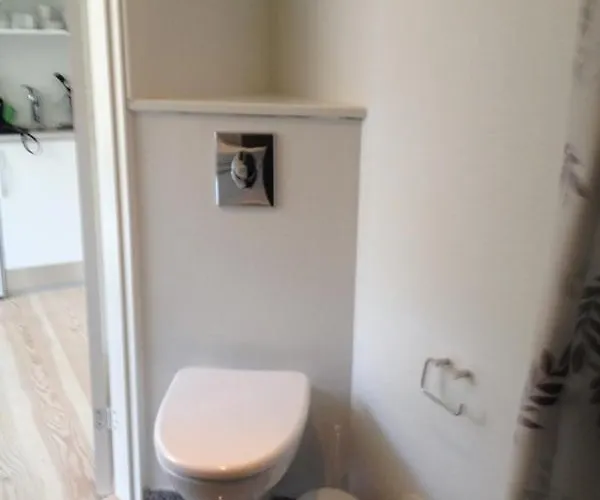 12 Torvegade. 1 Door 4. * Esbjerg