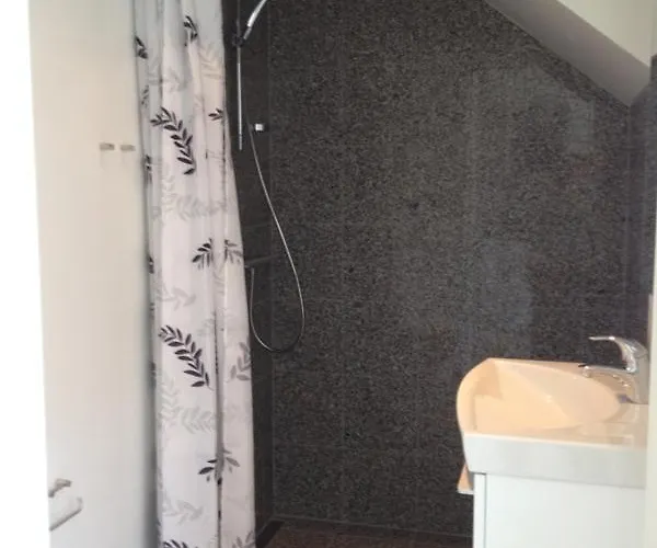 12 Torvegade. 1 Door 4. *